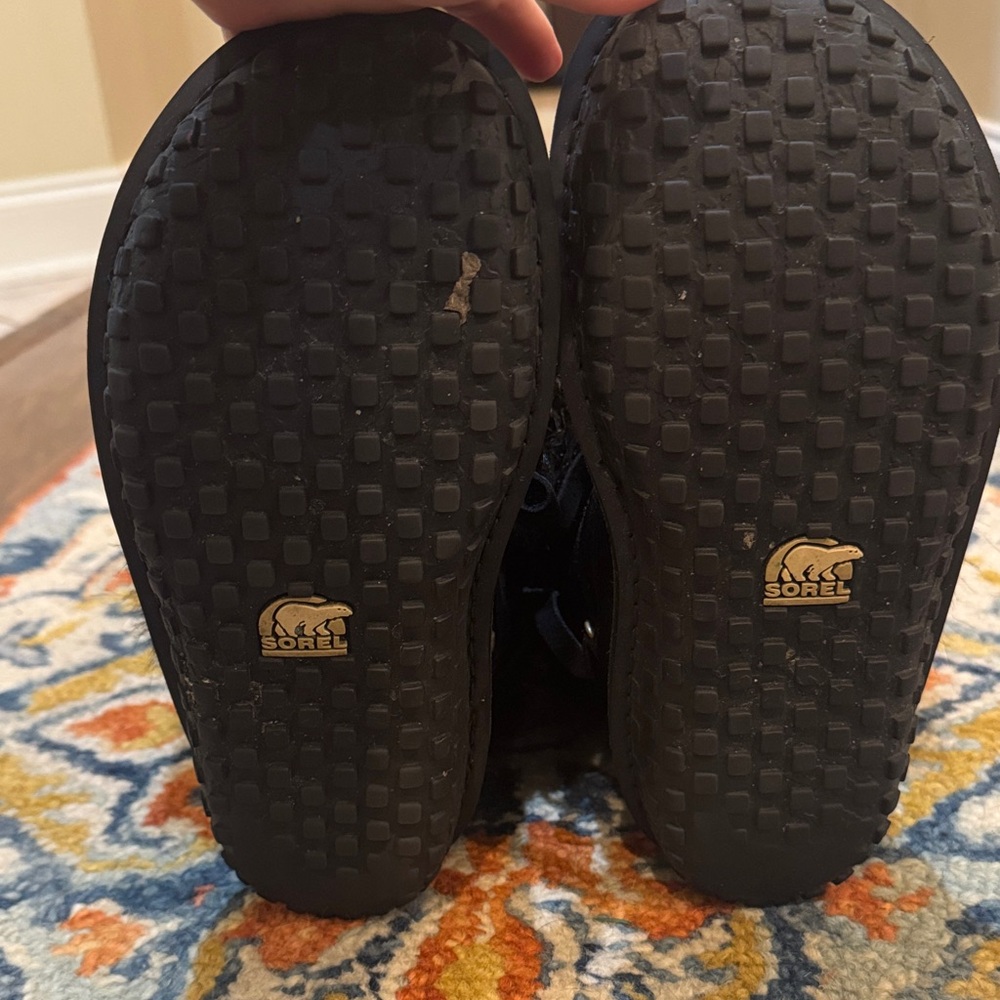 Sorel Ahnah Apres-Ski Black Fur-Trimmed Winter Boots - Picture 6 of 7